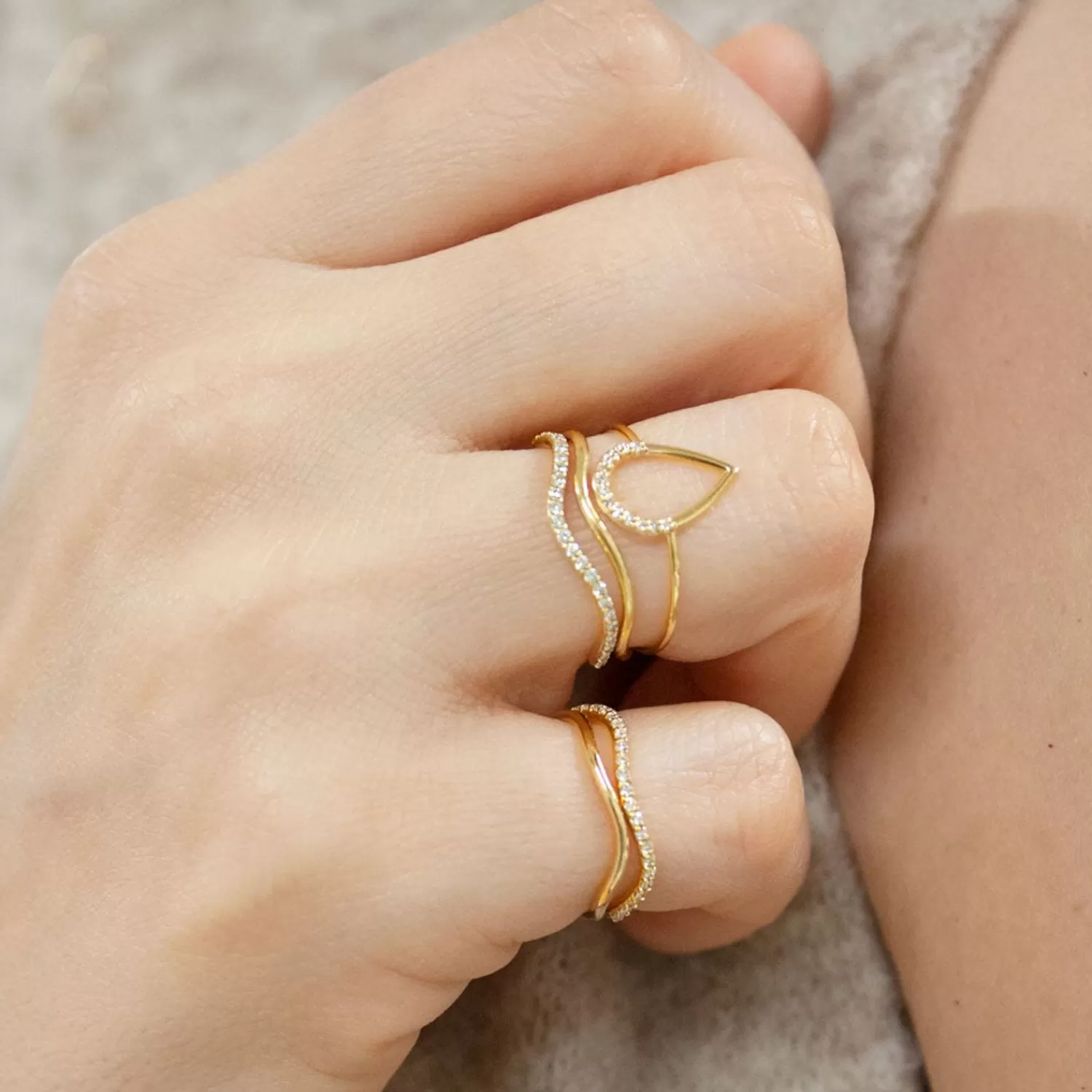 The Alkemistry Aria - 18Ct Gold, Plain Wave Pinky Ring Hot